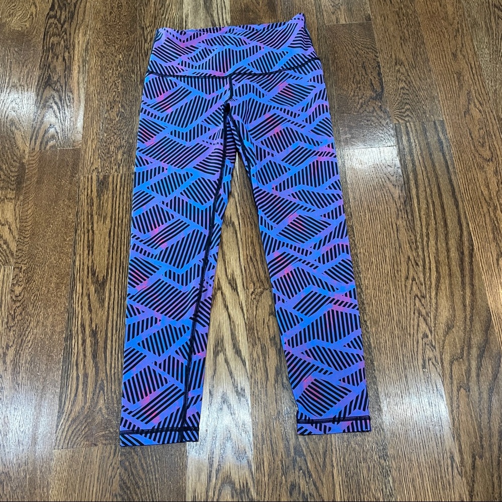 SALE!  Noli Yoga Leggings, size Med